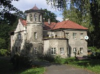 Dwor Manor